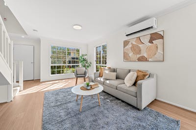 /international/au/52-83-persse-road-runcorn-qld-152288700/