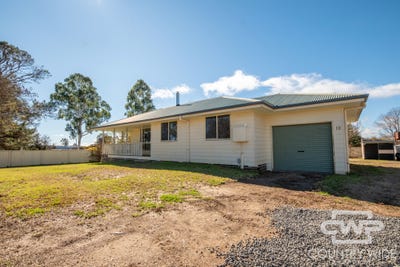 /international/au/19-railway-street-glen-innes-nsw-151496828/