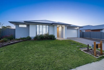 /international/au/1-oak-grove-romsey-vic-150989556/