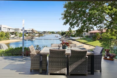 /international/au/4-peter-blondell-drive-mermaid-waters-qld-151292208/
