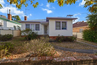 /international/au/17-phillip-street-west-tamworth-nsw-151326568/