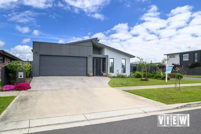 /international/au/24-robert-street-latrobe-tas-152663808/