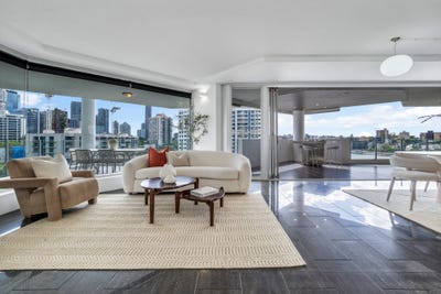 /international/au/204-1-o-connell-street-kangaroo-point-qld-151260408/
