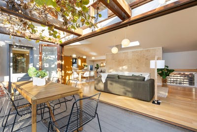 /international/au/1-springhall-parade-pascoe-vale-south-vic-148468440/