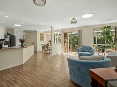 /international/au/25-blue-gum-drive-highfields-qld-152249192/