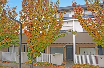 /international/au/8-gorman-drive-mill-park-vic-148573940/