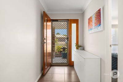 /international/au/10-dear-place-bellmere-qld-152358792/