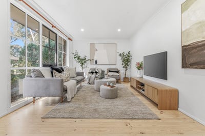/international/au/7-shrubby-walk-croydon-south-vic-152485104/