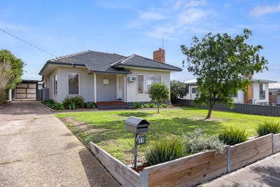 /international/au/11-neylan-street-ararat-vic-151276964/