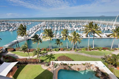 /international/au/19-3-megan-place-mackay-harbour-qld-151613744/