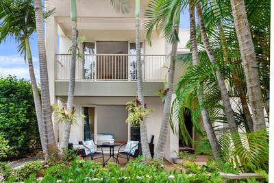 /international/au/14-flores-street-kawana-island-qld-152406192/