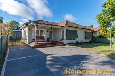 /international/au/80-taylor-street-dubbo-nsw-148527628/
