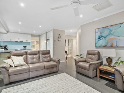 /international/au/28-banksia-drive-corowa-nsw-148257052/