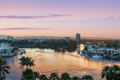 /international/au/801-4-wahroonga-place-surfers-paradise-qld-152103640/