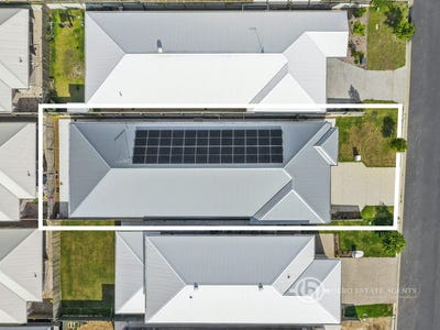 /international/au/23-bethanga-way-spring-mountain-qld-151357668/