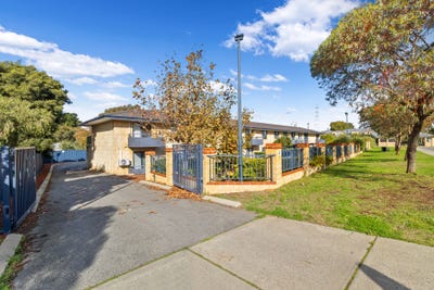 /international/au/6-30-lorraine-place-hamilton-hill-wa-151602316/