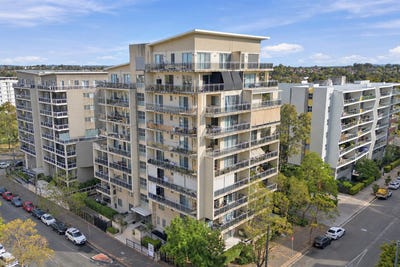 /international/au/12-49-lachlan-street-warwick-farm-nsw-152480704/