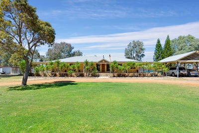 /international/au/6-lawson-road-henley-brook-wa-152675192/