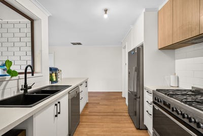 /international/au/14-lydiate-road-noarlunga-downs-sa-152149884/