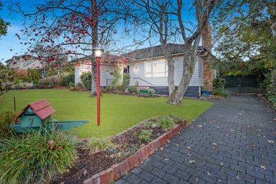 /international/au/7-lyons-street-mount-waverley-vic-148472612/