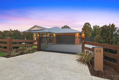 /international/au/63-metcalfe-drive-romsey-vic-151318668/