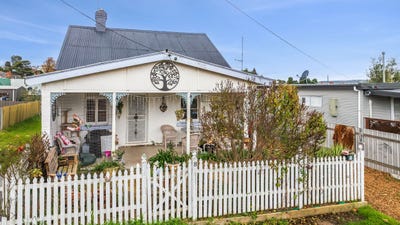 /international/au/8-hillview-road-goulburn-nsw-151311804/