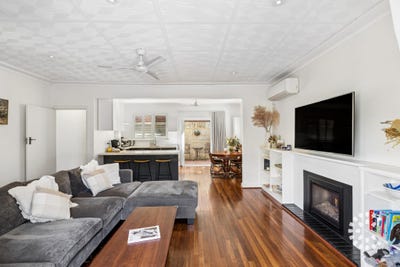 /international/au/31-bromley-road-hilton-wa-152453288/