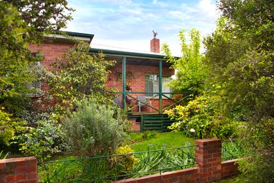 /international/au/9-preshaw-street-castlemaine-vic-152640488/