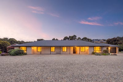/international/au/38-henderson-road-victor-harbor-sa-152673072/
