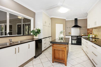 /international/au/406-forestry-road-bluewater-park-qld-151856340/