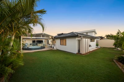 /international/au/3-view-court-palm-beach-qld-150726284/