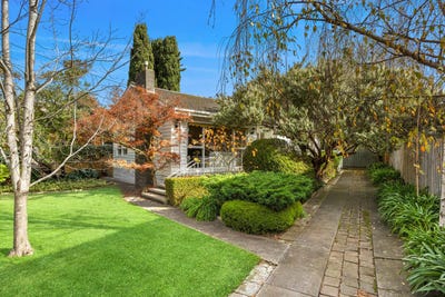 /international/au/15-riverglen-court-belmont-vic-151268880/