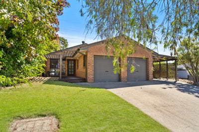/international/au/40-harding-boulevard-mount-warren-park-qld-151162320/