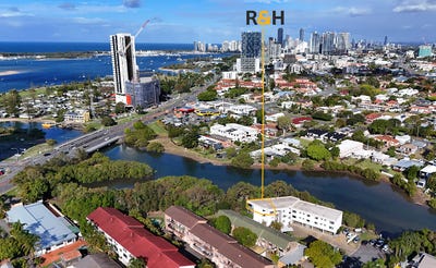 /international/au/10-15-huth-street-labrador-qld-151620548/