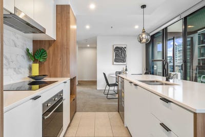 /international/au/603-15-bowes-street-phillip-act-150818844/