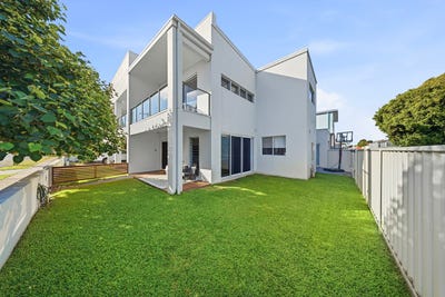 /international/au/6a-cardigan-street-stockton-nsw-150703328/
