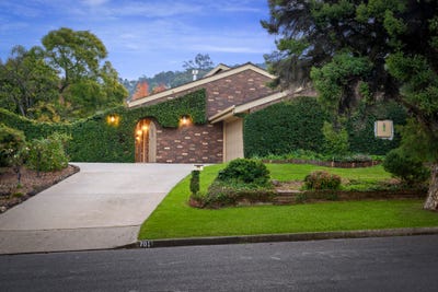 /international/au/701-morningside-place-albury-nsw-151460672/