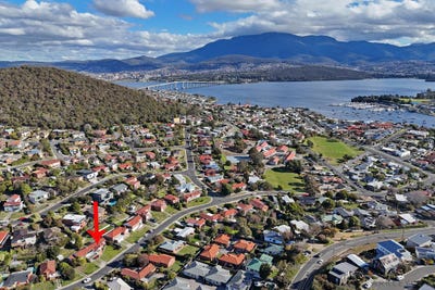 /international/au/21-henley-street-lindisfarne-tas-152134004/