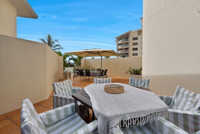 /international/au/33-2-mulherin-drive-mackay-harbour-qld-148554868/