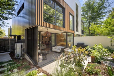 /international/au/5-125-lowanna-street-braddon-act-151312888/