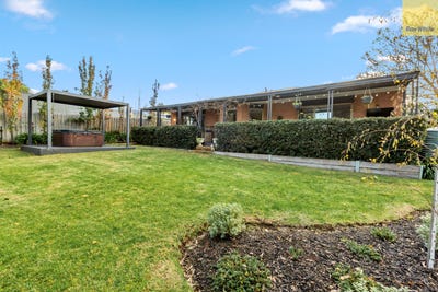 /international/au/26-st-andrews-way-darley-vic-151477376/