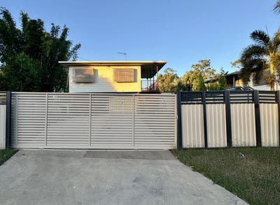 /international/au/27-goolagong-crescent-moranbah-qld-151406424/