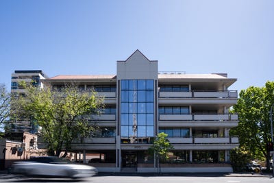 /international/au/cnr-hutt-flinders-street-adelaide-sa-505263088/