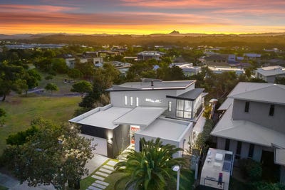 /international/au/17-salt-water-crescent-kingscliff-nsw-145508312/