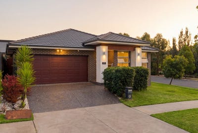 /international/au/25-harvey-street-oran-park-nsw-151333032/