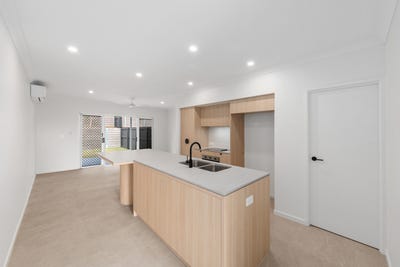 /international/au/52-33-river-road-bundamba-qld-151651676/