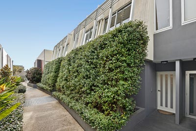 /international/au/15-170-beach-road-sandringham-vic-148517736/