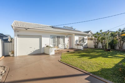 /international/au/27-alice-parade-toukley-nsw-151149824/