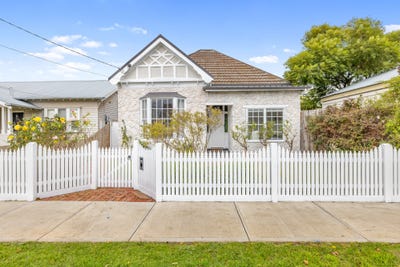 /international/au/74-hannan-street-williamstown-vic-151461956/