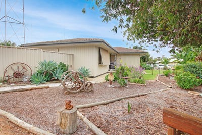 /international/au/5a-mccutcheon-street-waikerie-sa-151634852/